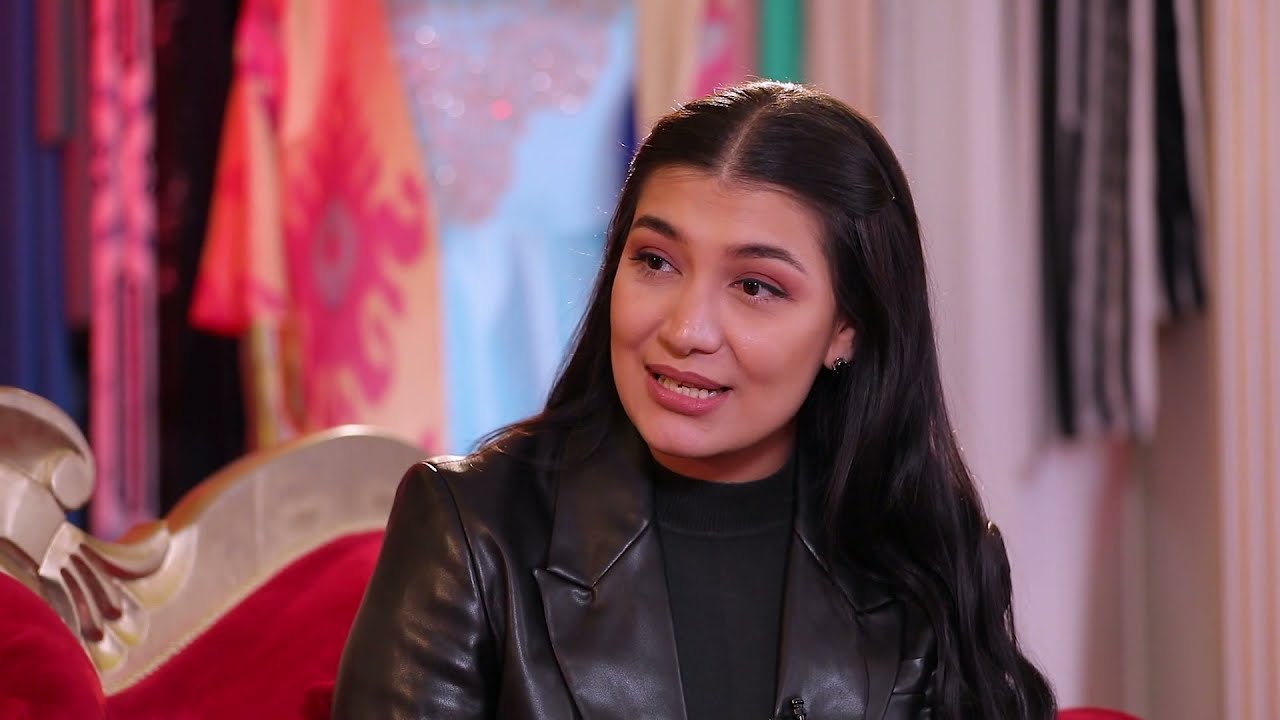 Busty sochli qizlar bilan onlayn porno Mushukning yaqindan olingan surati