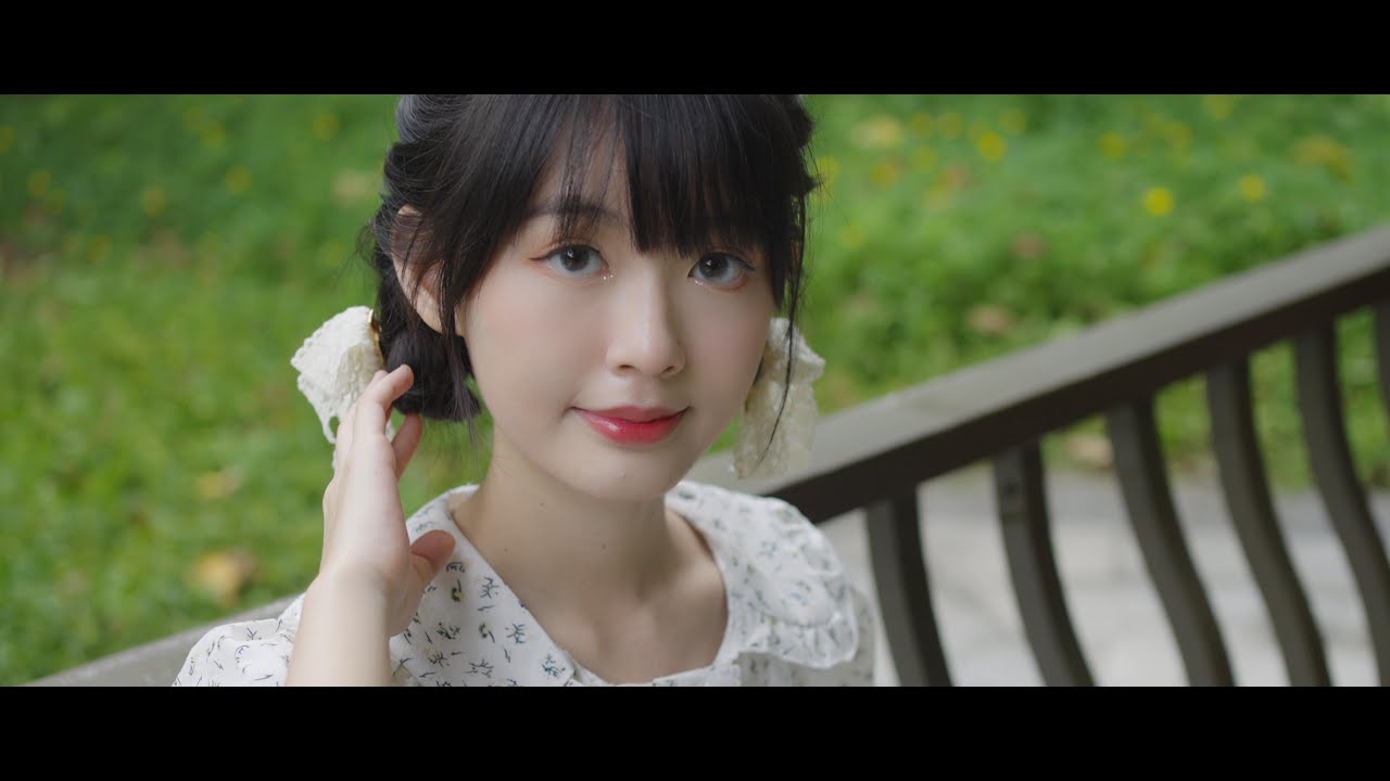 Sony ZV-E1 hand held portrait at 120fps - YouTube