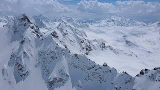 vecteezy a snowcovered mountain range under a brilliant blue sky seen 45657331 vecteezy a snowcovered mountain range under a brilliant blue sky seen 45657331