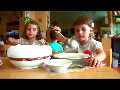 Video: Jak Učit Jídlo Ve školce