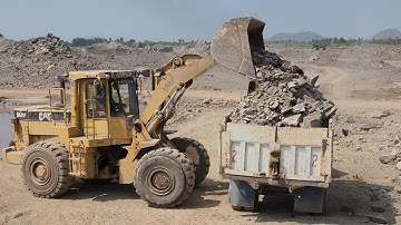 Caterpillar 966F Wheel Loader | Big Rock Loading into Tractor Trolley | Heavy Equipment Power