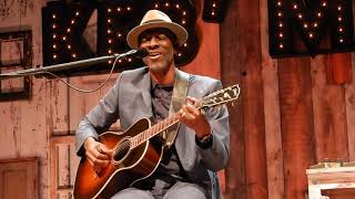 Keb' Mo'.....Let Your Light Shine.....9/29/19.....Denver.....Paramount Theatre