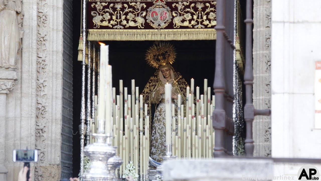 Salida de la Catedral de la Virgen de la Victoria || Coronación Canónica 2018