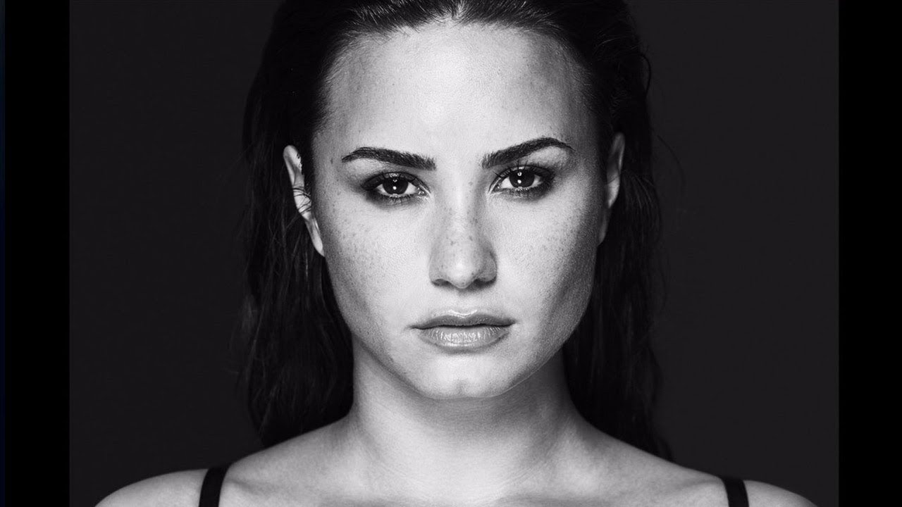 Resultado de imagem para tell me you love me demi