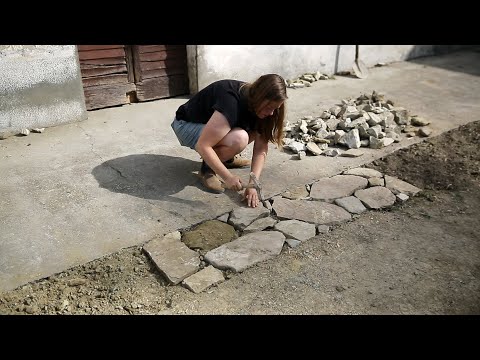 #13 Closing the trench, moving stones & gardening - Renovating a 200-year old farm in Italy