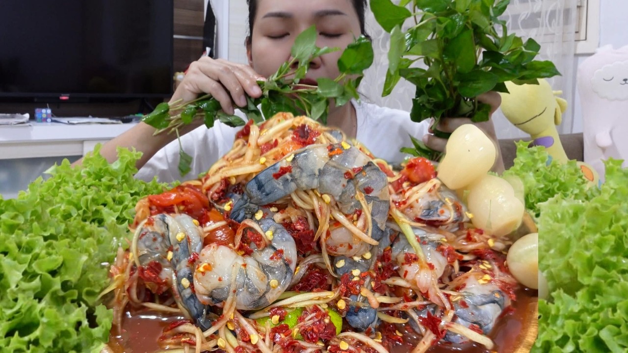 ใบคาวตองคาว คาวมากกินกับส้มตำกุ้งสดหน่อไม้ฝรั่งข้าวก่ำ แซบแซ่บลืมบ้านเลขที่