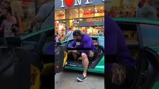 A 210cm giant who became a model and actor