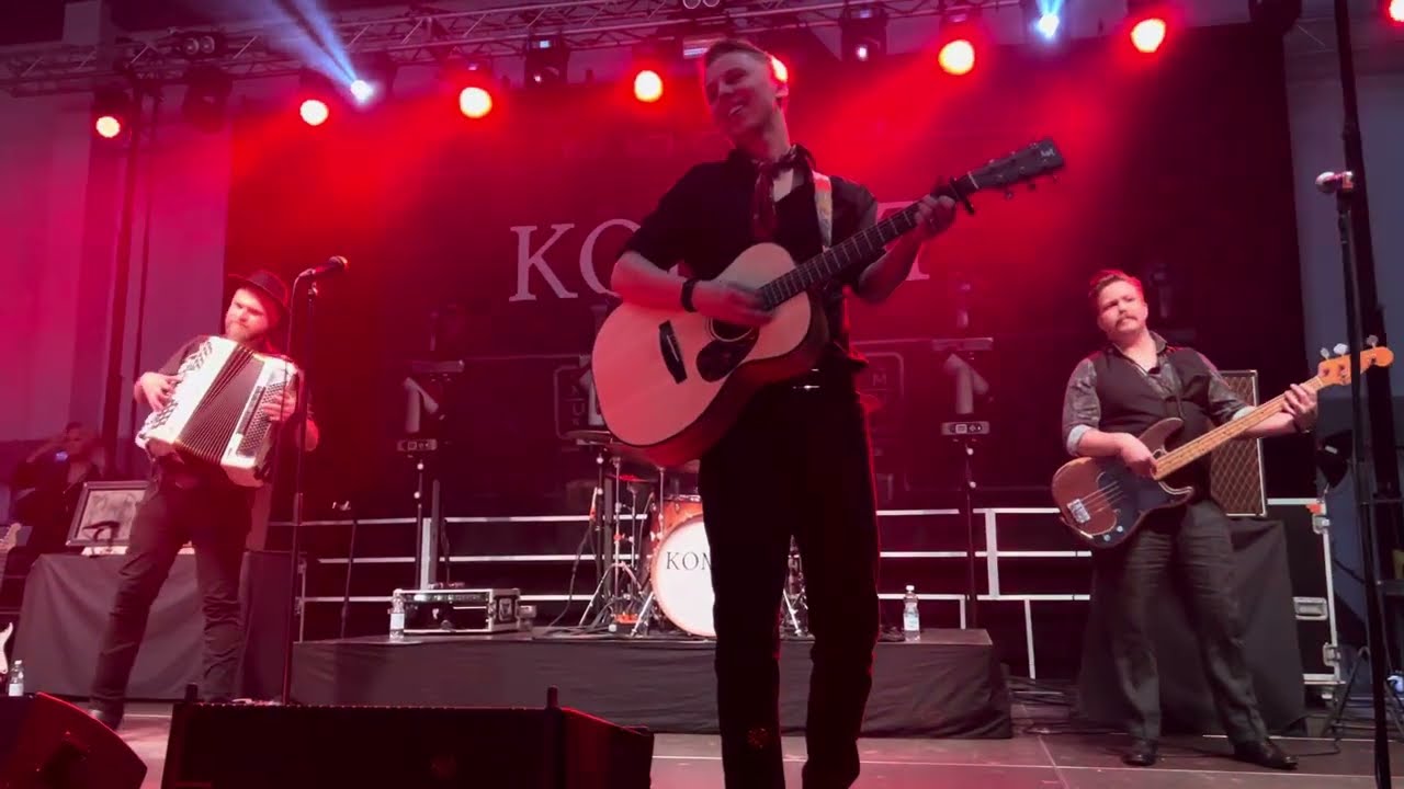 Komiat / Juokse sinä humma