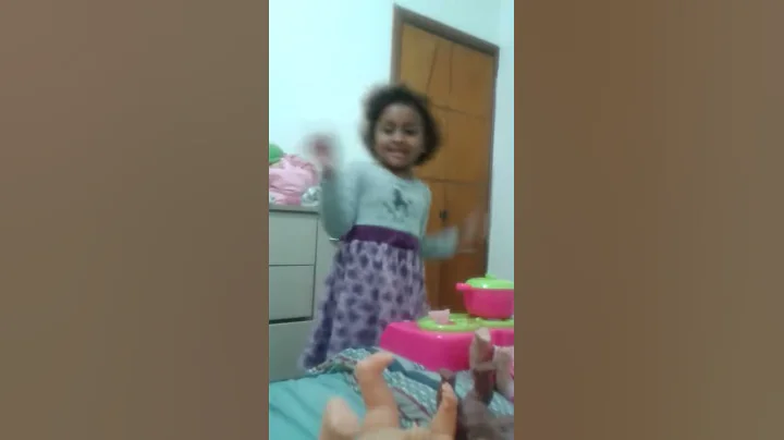 Primeiro video da Julia