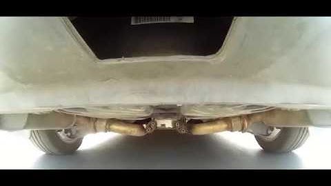Holden Commodore under car video - rear suspension #1