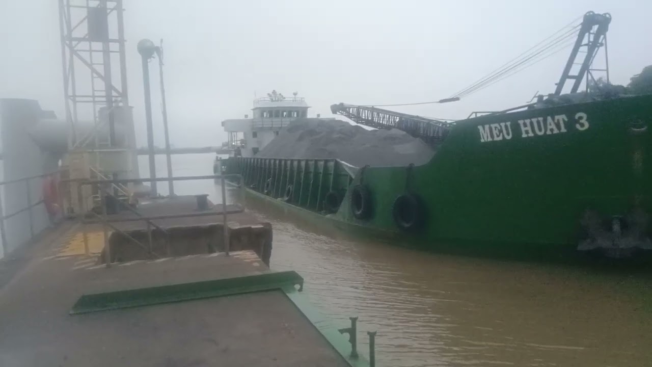 Pgi ini kita ambk kapal kargo dari sebelah hilir sahabat semua 