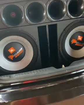 Caixa de Som JBL Tornado 2200 1100wrms 15 Polegadas!