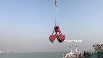 Wireless remote control grab bucket for veseel loading