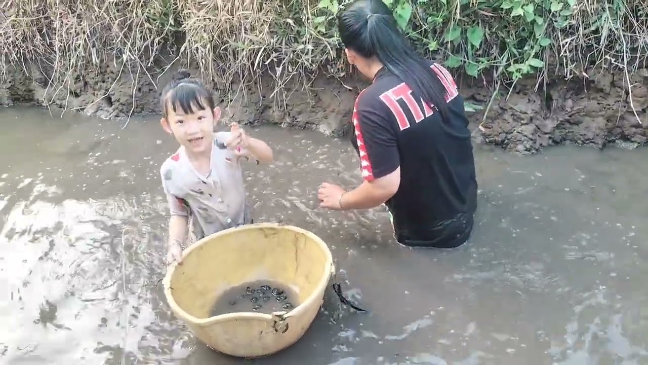 KenNa trải nghiệm bắt ốc mương vườn sầu riêng 