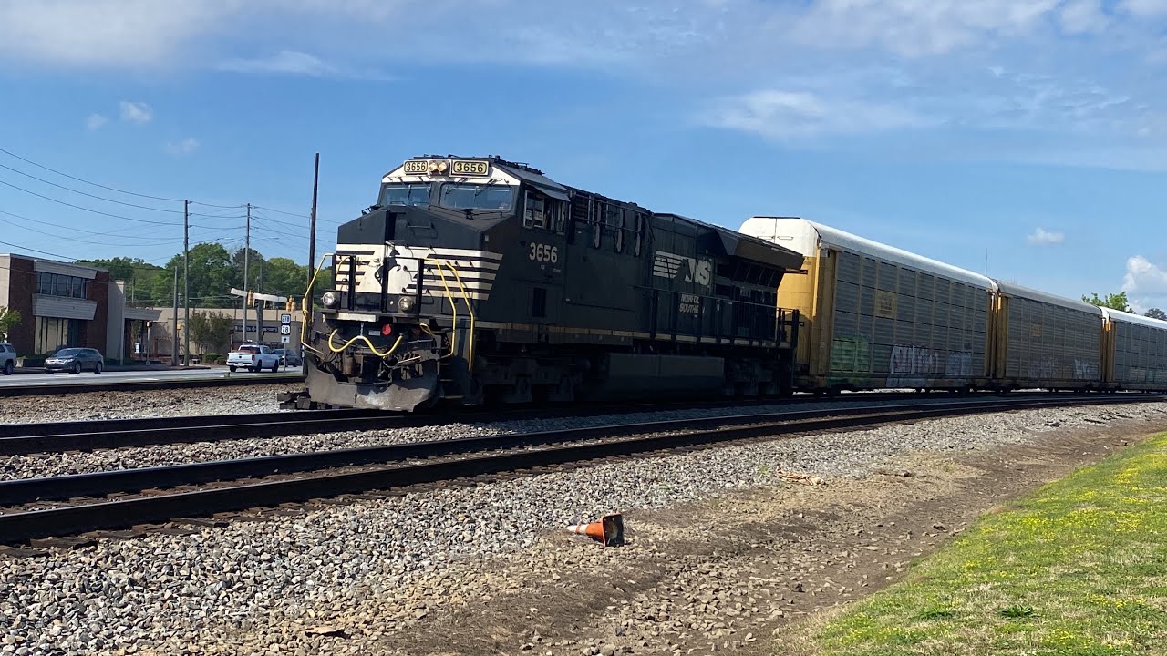 Ns Auto Rack New Short NS auto rack rolls through Austell, GA - YouTube