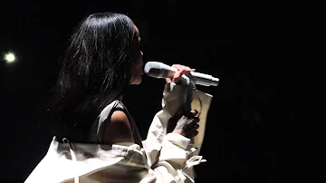 Rihanna - Love the Way You Lie, Pt. 2 (Live at Barclays Center) 3/30/16
