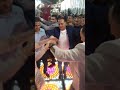ابو العريس بيرقص مع العروسة فرحان جدا يارب فرحة من عندك لقلوبنا 
