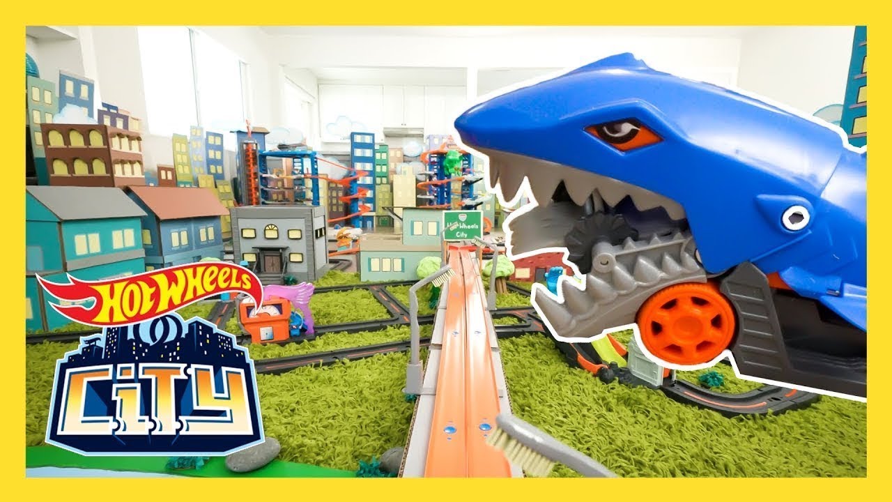 ROBO el día de la CARRERA 😱🏁 | New News | Hot Wheels City En Español