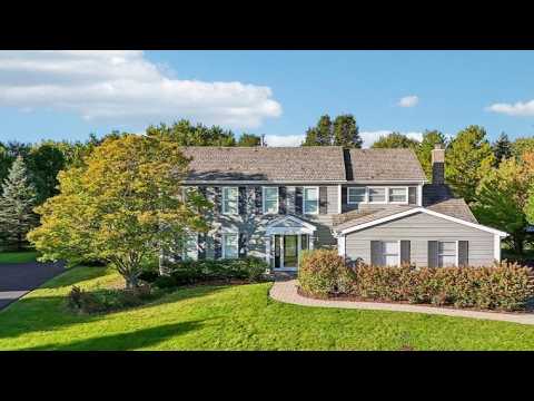 17945 W Pond Ridge Circle, Gurnee, IL home video tour