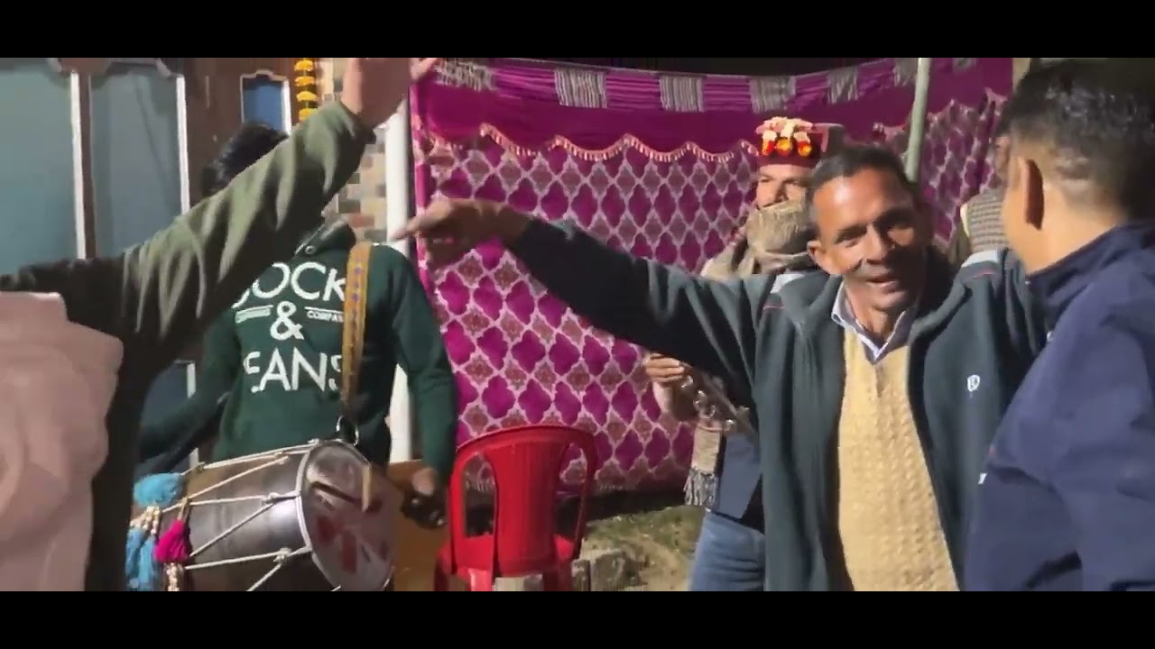 Himachali wedding dance viral video dance on bean bagpiper