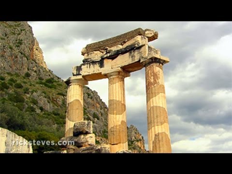 Video: Berjalan Di Greece: Bandar Delphi