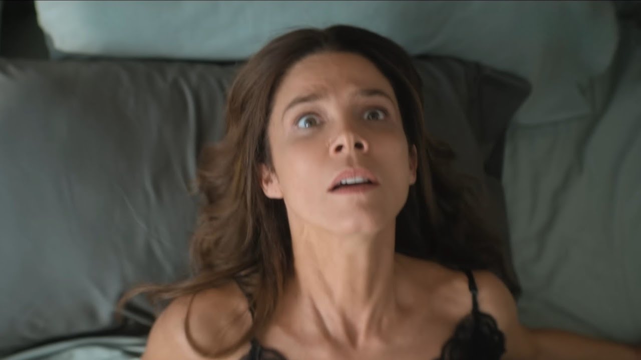 بتفقد الذاكرة وبتنسى كل حاجة بس بتكتشف ان جوزها بيخونها مع عشيقته فبتنتقم