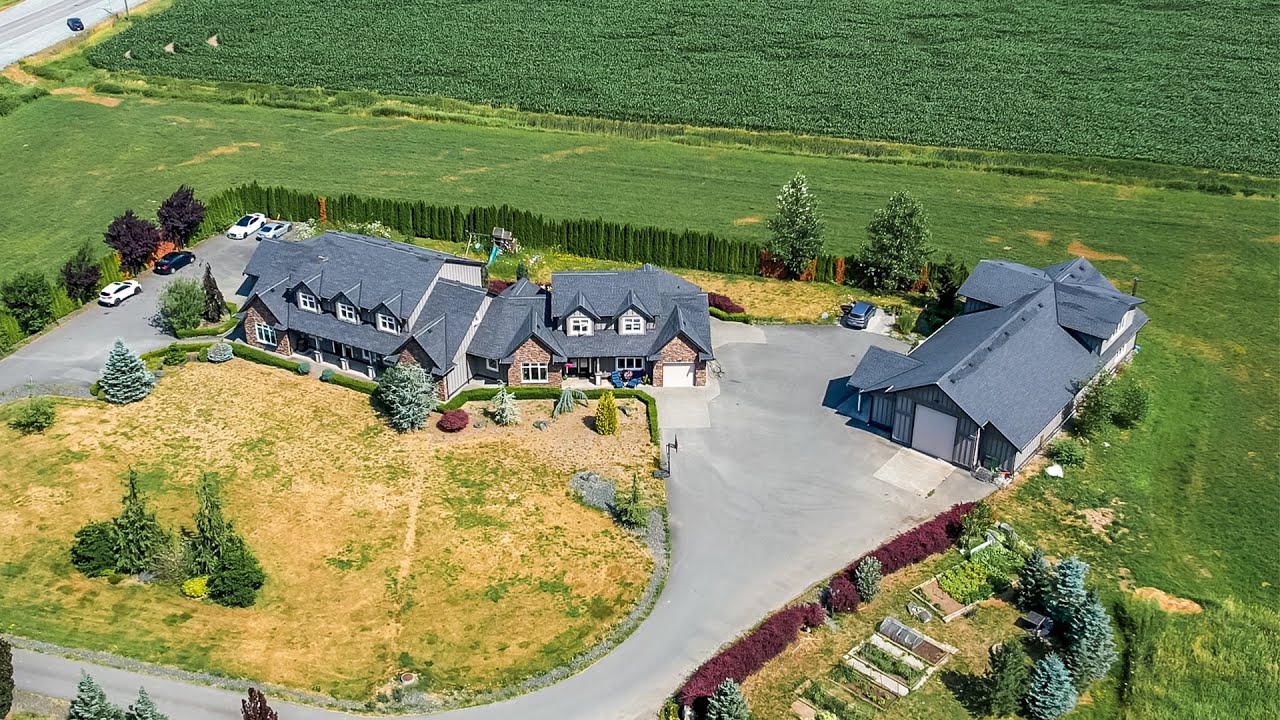 6230 Bradner Ln - Chilliwack BC