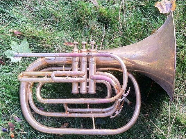 King 1122 Marching French Horn - YouTube