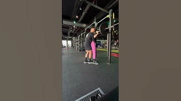 I saw this random girl struggling with the squats #shorts