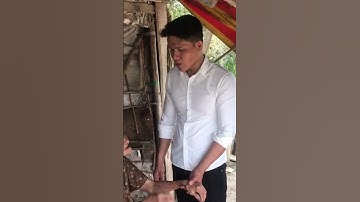 Cụ bà neo đơn 96 tuổi sống một mình không người thân trong căn nhà rách nát