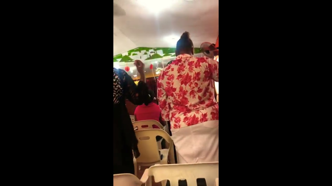 Iglesia Monte Sinai - Amsterdam - Holanda Me Empujaron Con Violencia D' Emily Pena