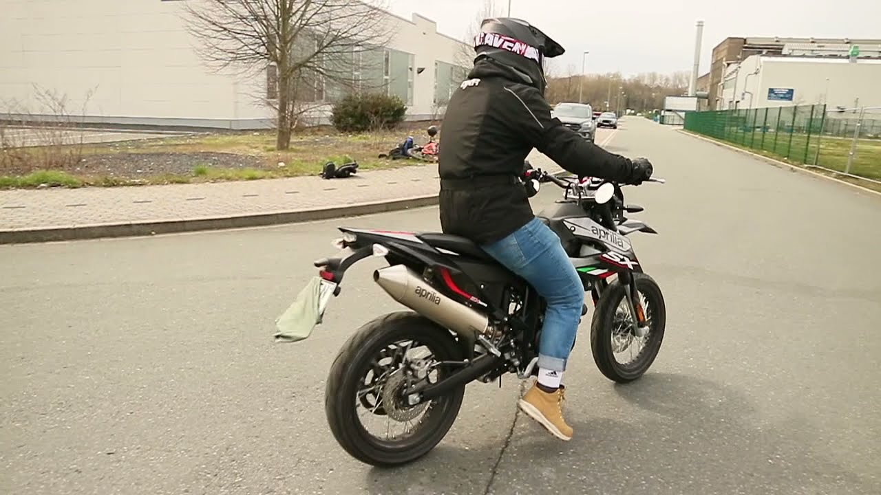 Aprilia SX 125 2021 Euro 5 Fly-By | Jamo.Rider - YouTube