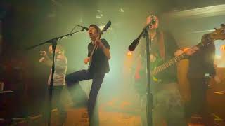 MAN/WOMAN/CHAINSAW - 'Only Girl' live - Bedford Esquires Jan26 (4K)