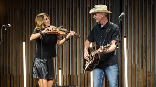 Max & Heather Stalling "Bass Run" LIVE on The Texas Music Scene