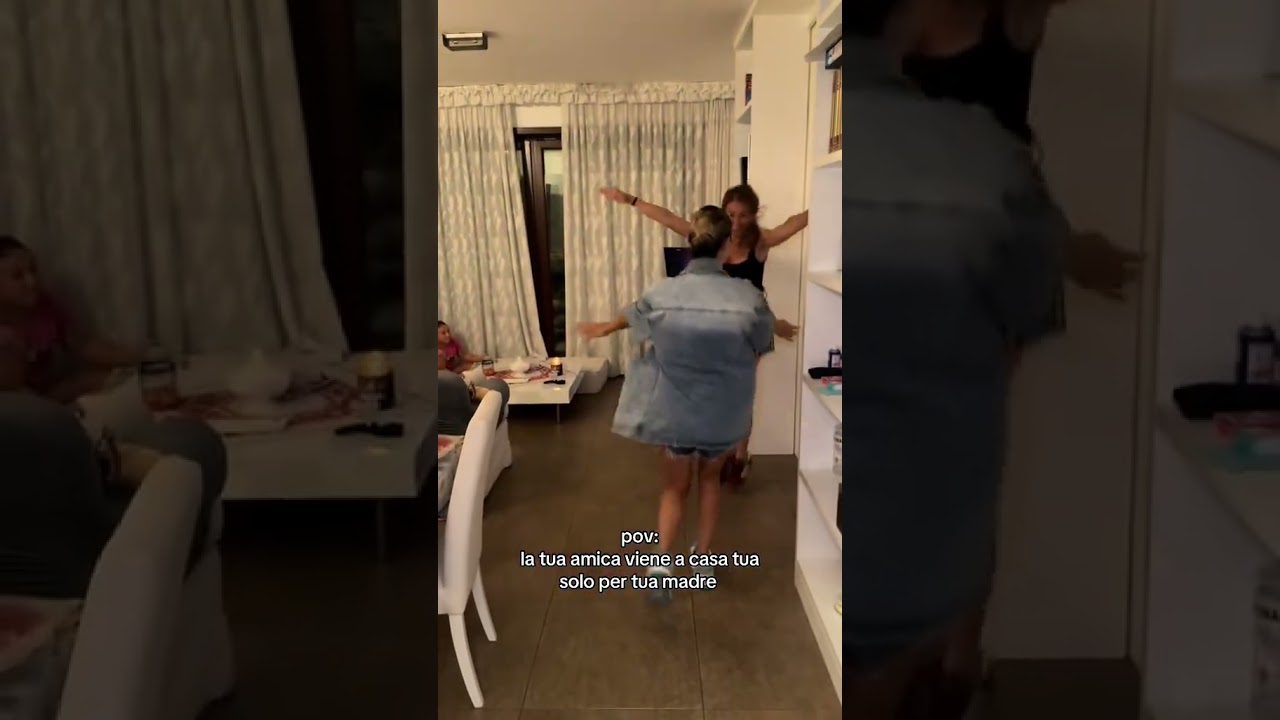 viene a casa mia solo per mia madre: 