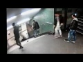 Migrant udarcem nogom u leđa oborio Njemicu niz stepenice metroa (UZNEMIRUJUĆI VIDEO)