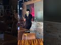 Exempleada "furiosa" denuncia a restaurante y 7 terminan detenidos por ICE