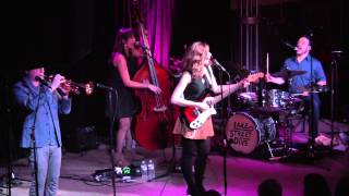 Video thumbnail of "LAKE STREET DIVE - Let Me Roll It"