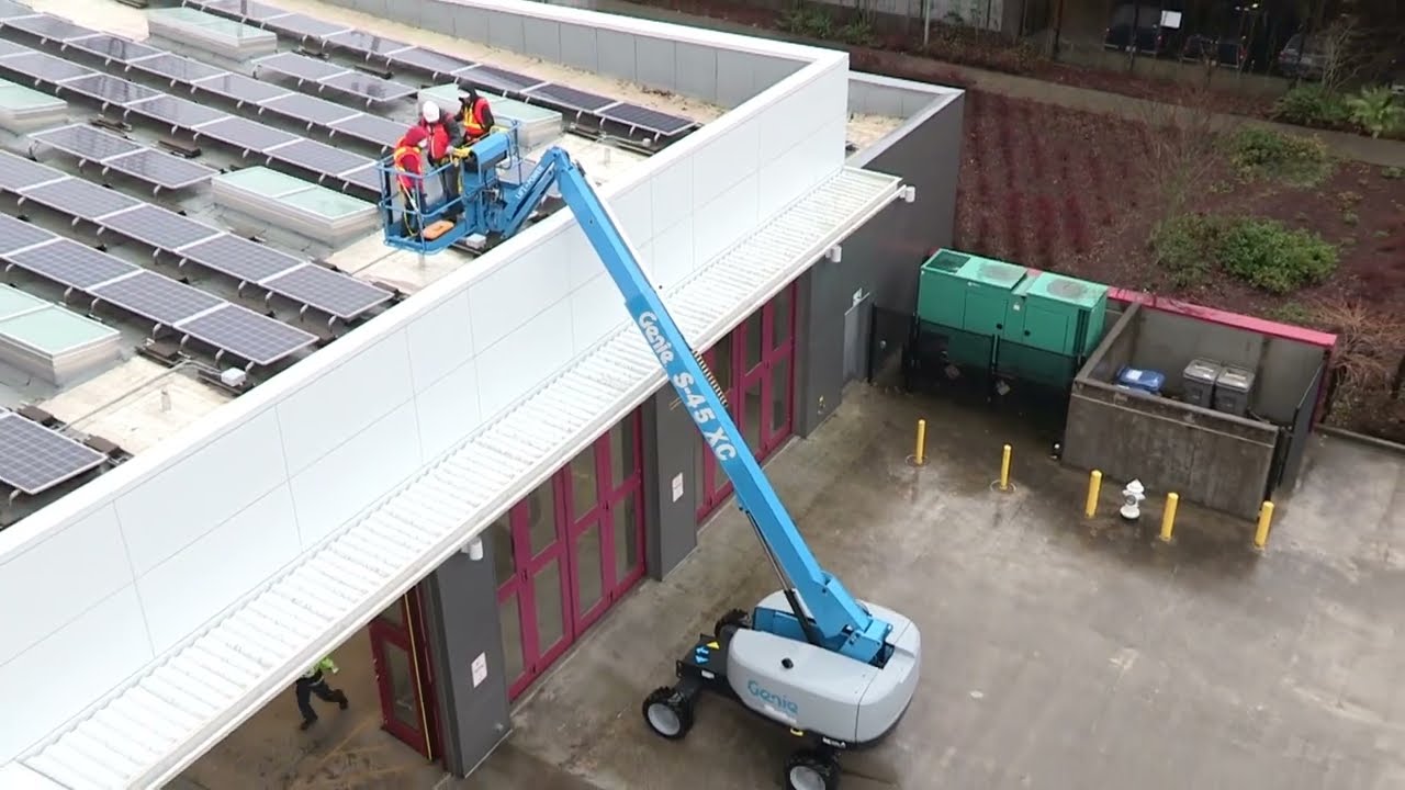 Telescopic Boom Lifts:  Genie® S-40 XC™ and S-45 XC™
