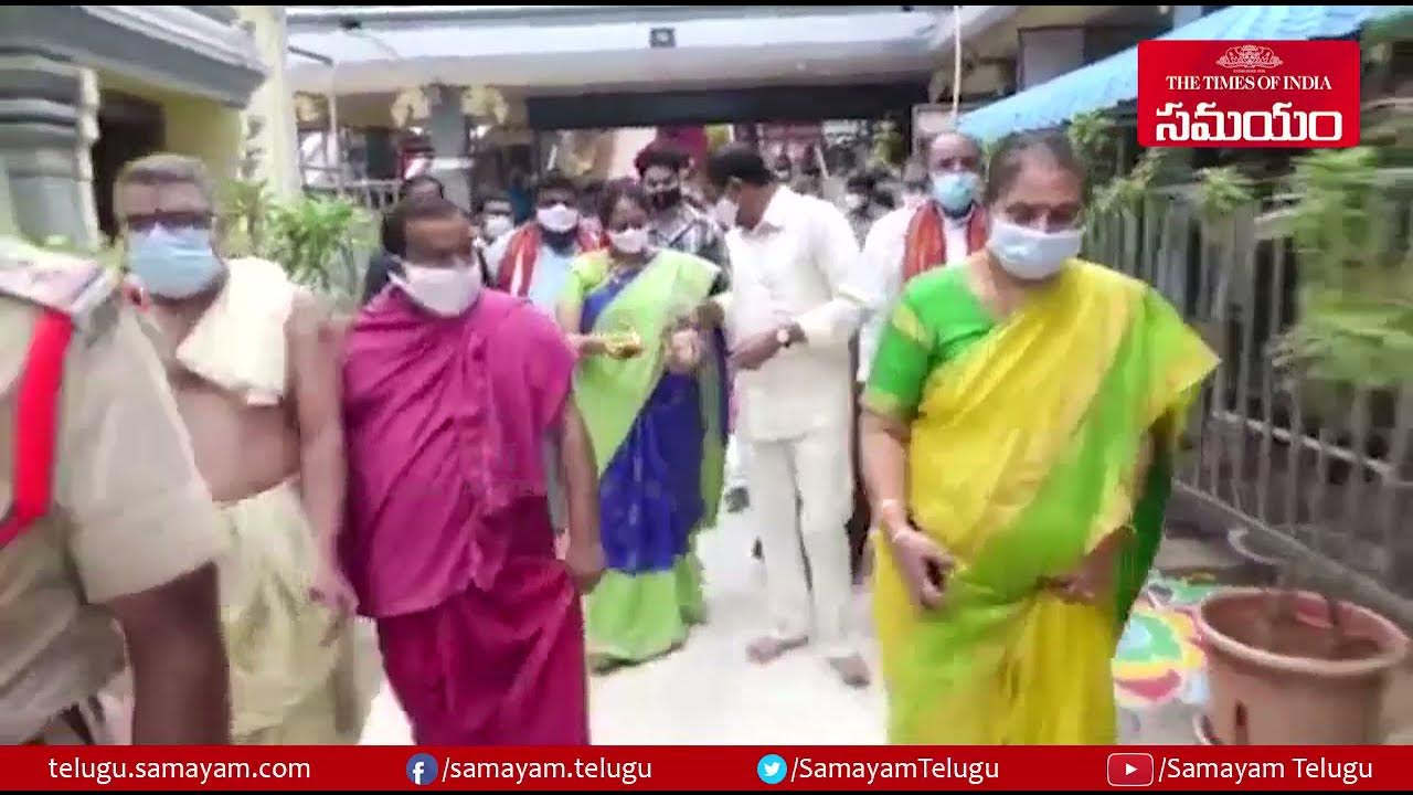 Sravana Sukravaram Rush At Vijayawada Kanakadurga Temple Samayam