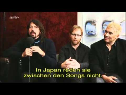 foo-fighters---funny-interview-(@-france/german-tv-2011)