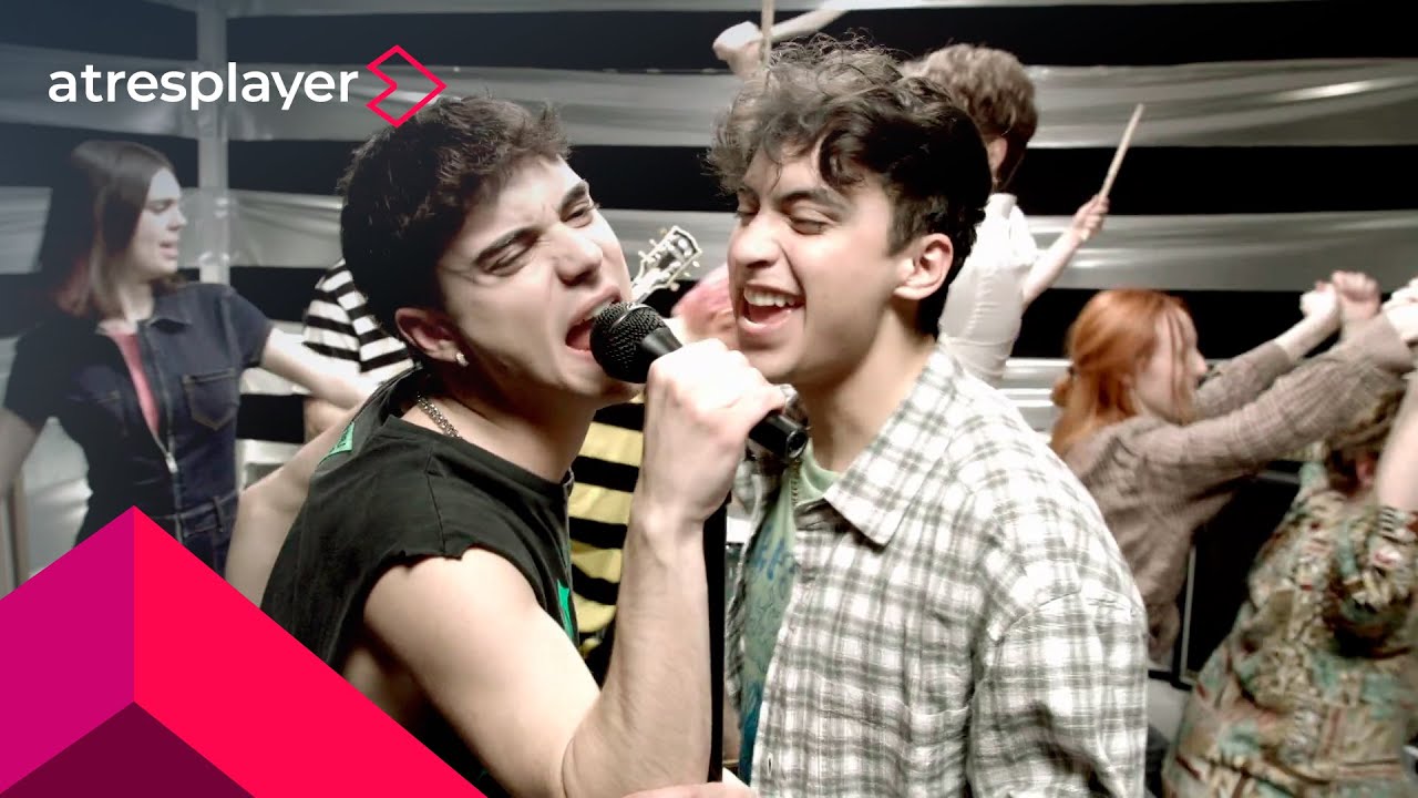 La nueva generación rinde homenaje a la mítica canción de la serie | FoQ: La nueva generación