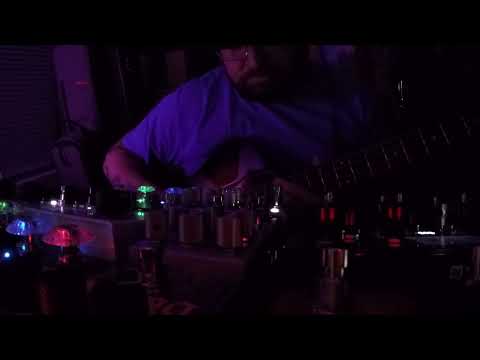 Late night bass with fuzz and reverb - 3 Leaf Audio Doom2 and Meris MercuryX