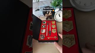 Si eres un verdadero fan de Atack on Titán este set de objetos te va ha encantar.