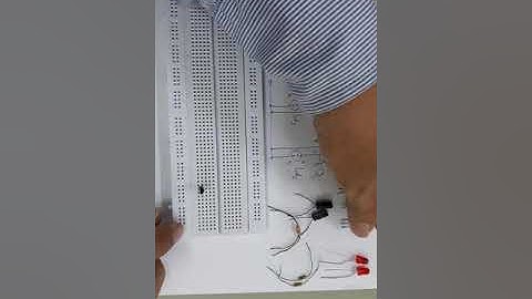 Thực hành lắp mạch dao động đa hài đơn trên bo mạch thử