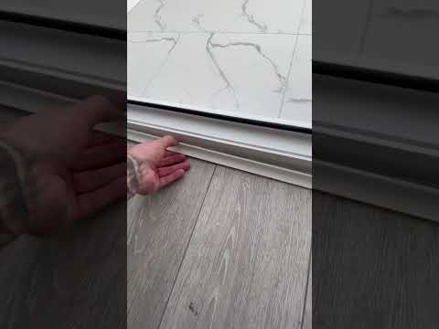 Как закрыть щель между ламинатом и окном 🙏🏼 #бытьбоссом #ремонтквартиры #дизайнквартиры