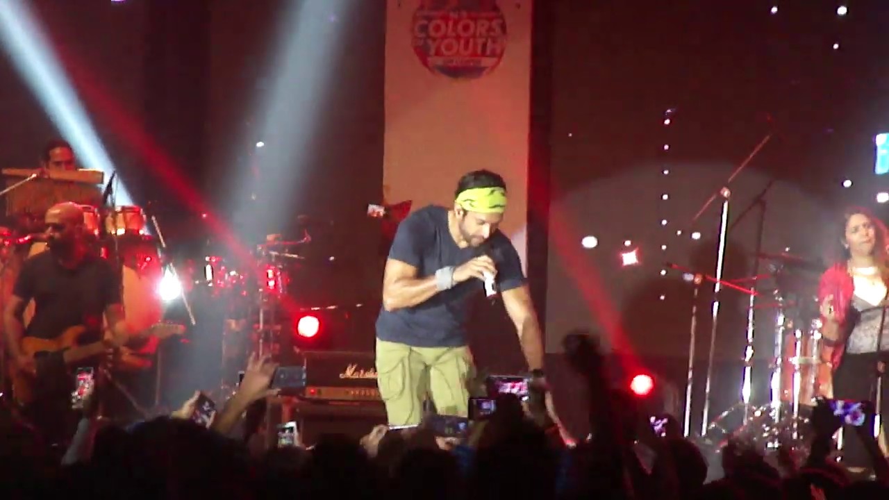 Farhan Akhtar - Dil Chahta Hai (Live) | Thomso '17 | IITR