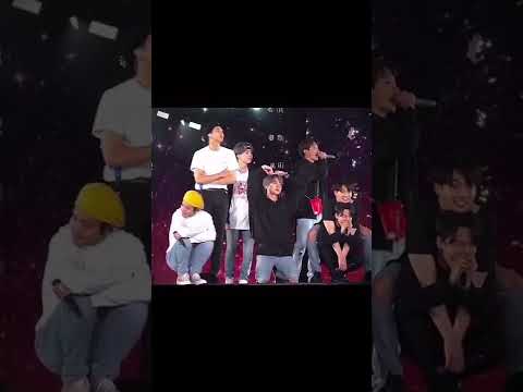 ورا كل فتاة سعيدة فرقة عظيمة