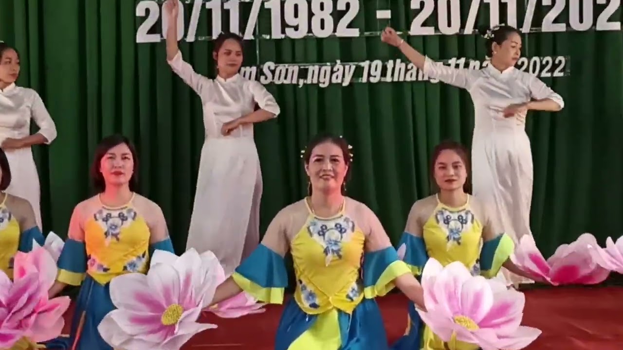 Múa Tự hào là nhà giáo Việt Nam