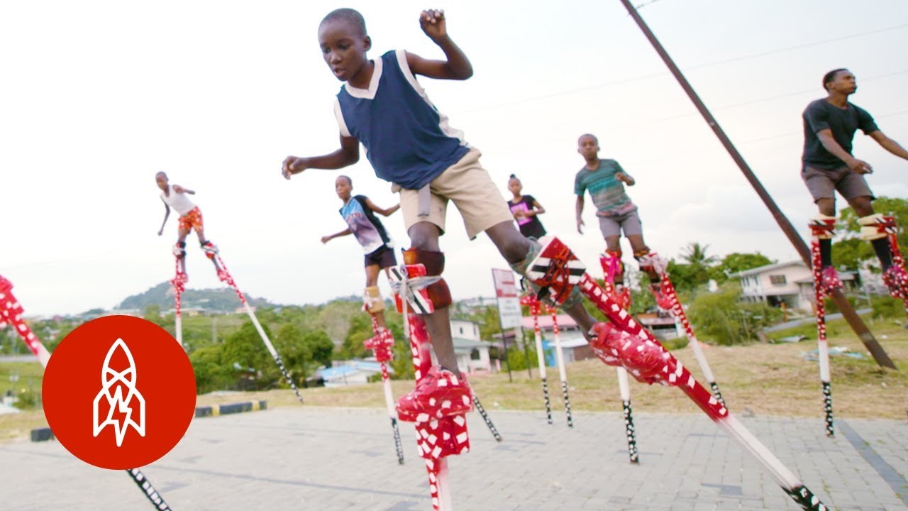 Bailando sobre zancos en Trinidad y Tobago YouTube